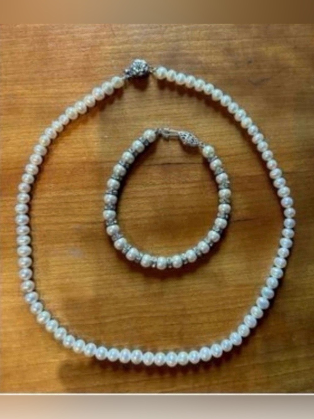White Pearl Necklace and Bracelet